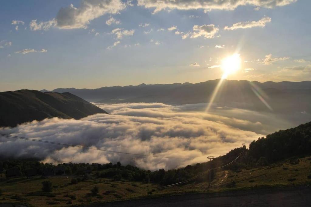 Vue Panoramique Sur Les Pyrenees Saint-Lary-Soulan Exterior foto
